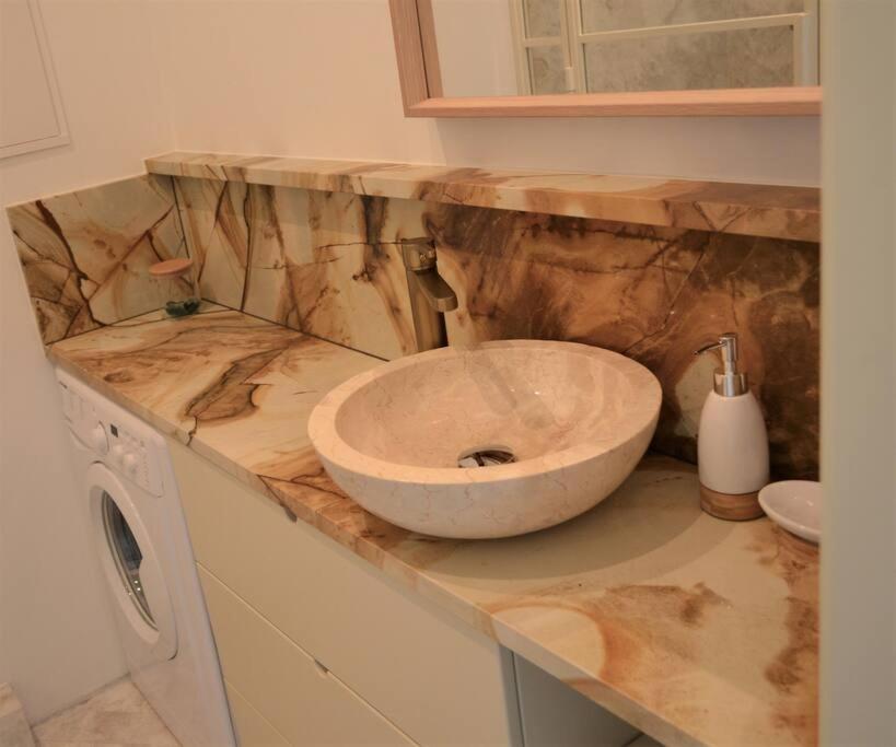Luxury Apartment With A Balcony And View In Riga Old Town מראה חיצוני תמונה